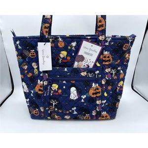 NEW Vera Bradley PEANUTS
HALLOWEEN Zip Small Vera TOTE
Shoulder Bag Snoopy Tags